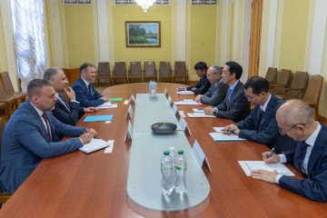 Preparation for the Second Peace Summit and Implementation of the Bilateral Security Agreement: Meeting with the Japanese Delegation at the Office of the President