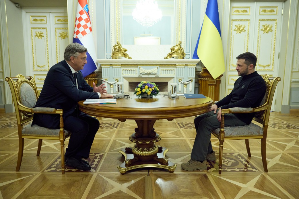 https://president.gov.ua/storage/j-image-storage/44/45/45/e0e1b8d78fb3350cadc6ec415b845f32_1726063287_extra_large.jpeg