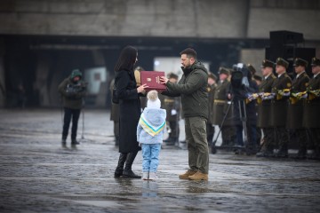 Володимир Зеленський привітав захисників і захисниць із Днем Збройних Сил України