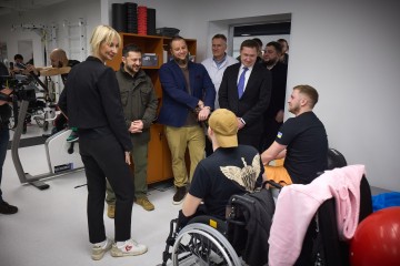 Volodymyr Zelenskyy Visited Defenders Recovering at the Superhumans Prosthetics and Rehabilitation Center in Lviv