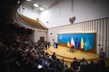 Президент зустрівся зі студентами Вищої школи економіки у Варшаві