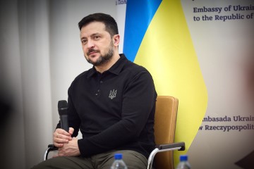 У нас є амбітна мета відкрити 5-6 переговорних кластерів з ЄС цього року – Президент під час зустрічі з представниками української громади в Польщі