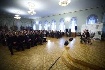 Володимир Зеленський зустрівся зі студентами Острозької академії