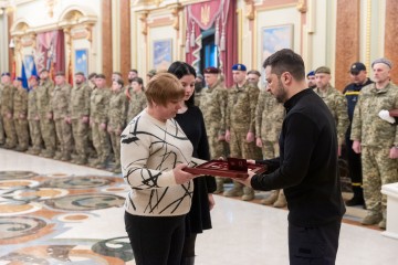 The President Presented Awards and Apartment Certificates to Warriors and the Families of Fallen Heroes