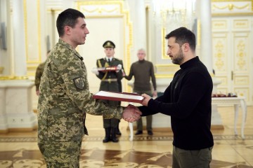 On the Day of Ukrainian Military Volunteer, the President Met with Warriors and Families of Fallen Defenders