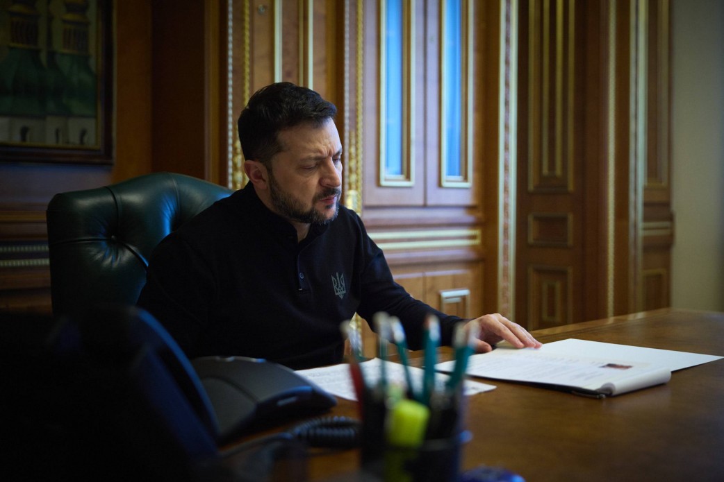 Il presidente dell'Ucraina Volodymyr Zelensky ha una conversazione telefonica co...