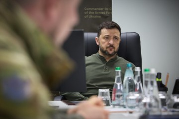 Ситуація на фронті та підготовка до зустрічі з американською командою: Президент провів засідання військового кабінету 