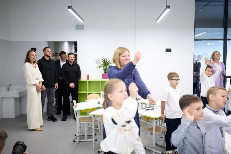 Президент в одній зі шкіл на Київщині привітав учнів із початком нового навчального року