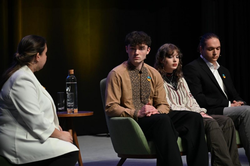 Фото без опису